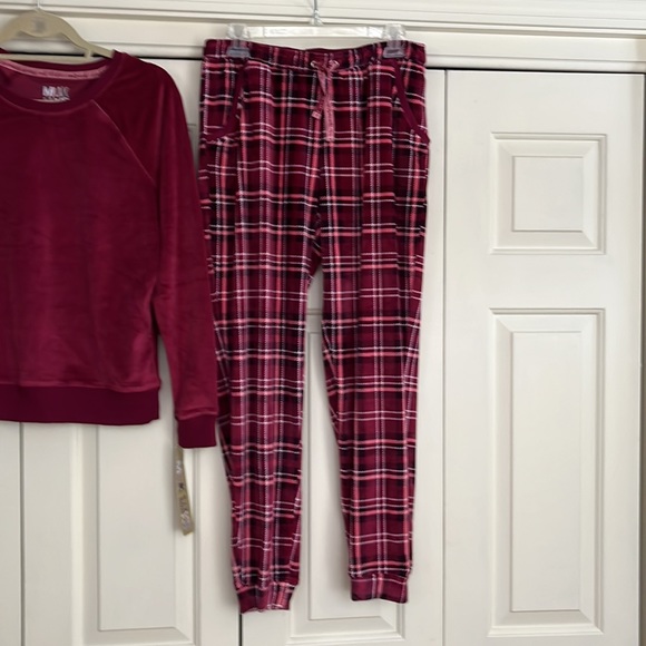 Muk Luks PJ set - Picture 3 of 8